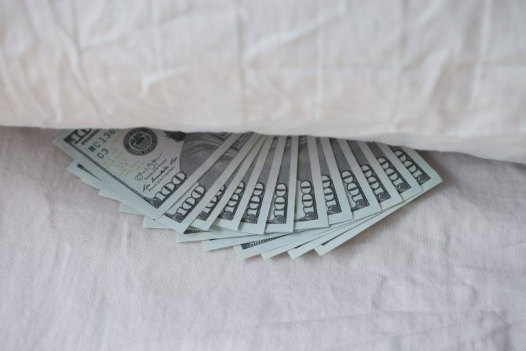 5 ways you can make money while you sleep